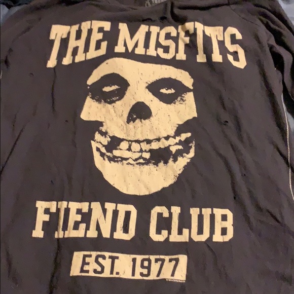 Tops - black skull long sleeve